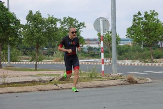 5 sai lầm về dáng chạy runner mới cần chú ý VĐV Phạm Hùng Sơn tại giải VNTC Duathlon. Ảnh: Hoài Thương